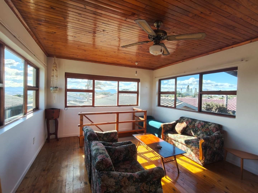 To Let 2 Bedroom Property for Rent in Mossel Bay Central Western Cape
